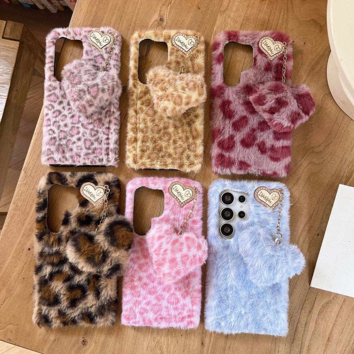 Furry Leopard Heart Pendant Phone Case for Samsung S22 S23FE S24plus S25 S26 Ultra Plush Design Mobile Phone Cover Accessories