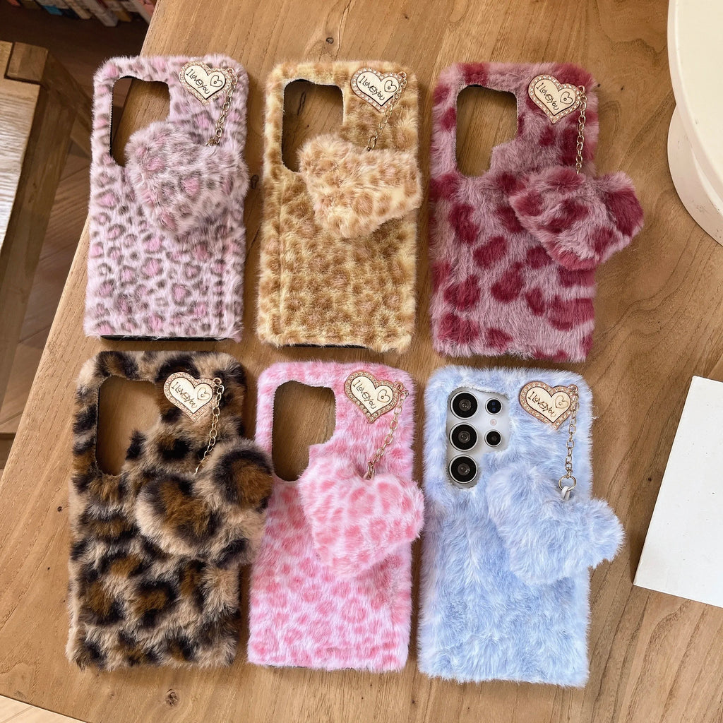 Furry Leopard Heart Pendant Phone Case for Samsung S22 S23FE S24plus S25 S26 Ultra Plush Design Mobile Phone Cover Accessories